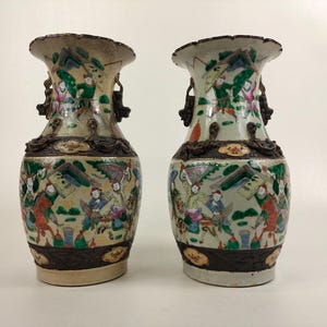Set of 2 antique Chinese Nanking vases decorated with warriors // Qing Dynasty - 19th century