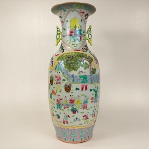 Large Chinese famille rose vase decorated with playing children // Mid 20th century