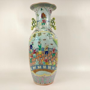 Large Chinese famille rose vase decorated with playing children // Mid 20th century