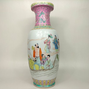 Large Chinese famille rose vase decorated with 8 immortals // Jingdezhen - 20th century