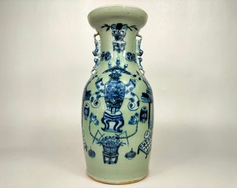 青い装飾と文字が入ったアンティーク中国青磁陶器の花瓶 - Etsy 日本