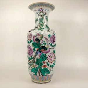 Large antique Chinese famille rose vase decorated with phoenixes // Qing Dynasty - 19th century