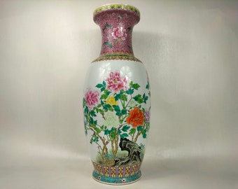 Large Chinese famille rose vase decorated with flowers // Jingdezhen - 20th century