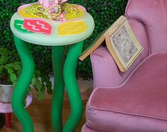 Mesa auxiliar Jelly - Decoración posmoderna verde y divertida - Mesita de noche maximalista y colorida