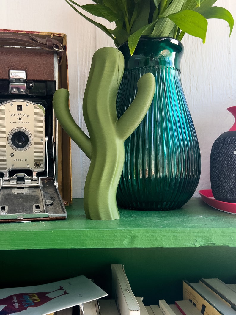 The Saguiggle Cactus Green Mini Plastic Wavy Dancing Cactus Tchotchke image 2