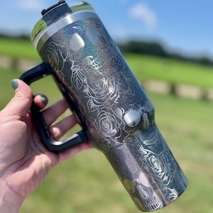 Skull and Roses 40 oz Engraved Tumbler –  Perfect Gift for Music Lovers and Dark Art Enthusiasts, Durable and Stylish