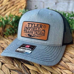 Infield Trash Talker Hut | Lustiger benutzerdefinierter Baseball Trucker Hut | Patch-Cap aus Leder mit Gravur | Personalisierte Jugend Baseball Geschenk