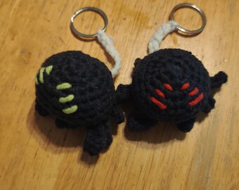 Mini spiders, spider keychain, set of 2, crochet spiders, Halloween keychain, Halloween Spider