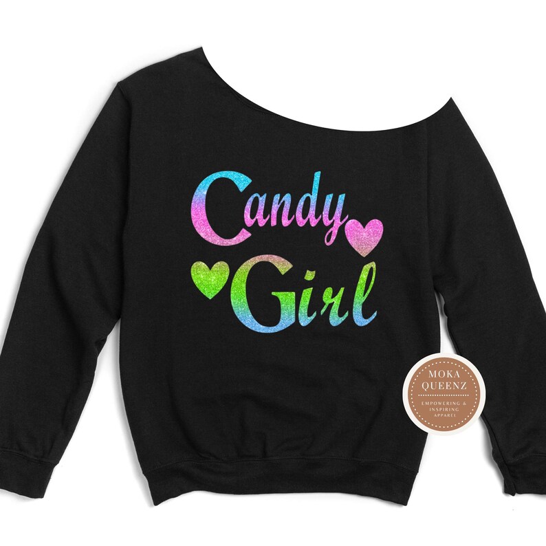 Candy Girl Off-Shoulder Slouchy Shirt, Trendy Feminine Graphic Top afbeelding 7