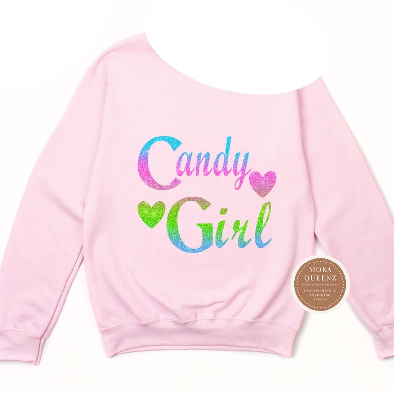 Candy Girl Off-Shoulder Slouchy Shirt, Trendy Feminine Graphic Top afbeelding 5