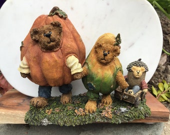 RARE Boyds Bears Punky avec Gordy & Nutty Country Store édition exclusive # 2284245M Autumnfest Bearstone Collection. Neuf sans boite