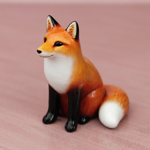 Sitzende Rotfuchs - handgemachte Tierfigur