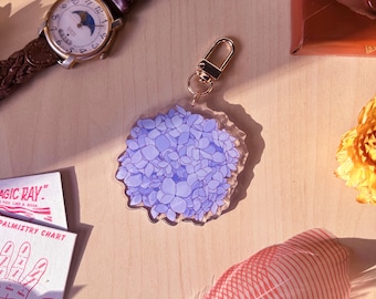 アジサイの花のアクリルキーホルダー // 誕生日プレゼント、ギフトの