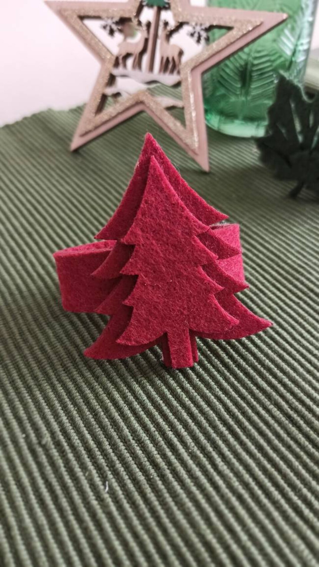 4 Red Felt Christmas Tree Napkin Ring, Pine Tree Serviette Ring, Christmas Table Decoration