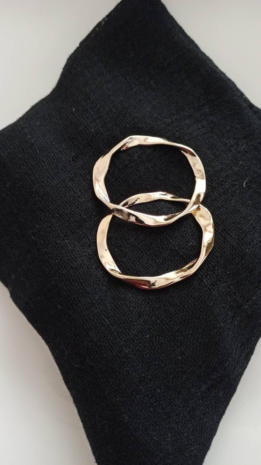 4 Gold Metal Napkin Rings, Wedding Table Decor, Gold Serviette Ring ...