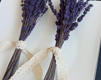 Lavendelboeket met kant, lavendel voor bruiloft, bos gedroogde lavendel, rustiek feestdecor, couvert lavendel, bloem voor eettafel