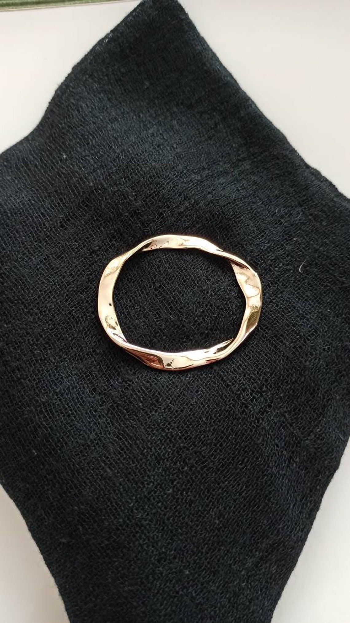 4 Gold Metal Napkin Rings Wedding Table Decor Gold Serviette Etsy