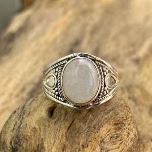 Handmade Moonstone Ring: 925 Sterling Silver, White Gemstone