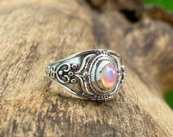 Anillo de ópalo natural: Plata de ley 925, hecho a mano