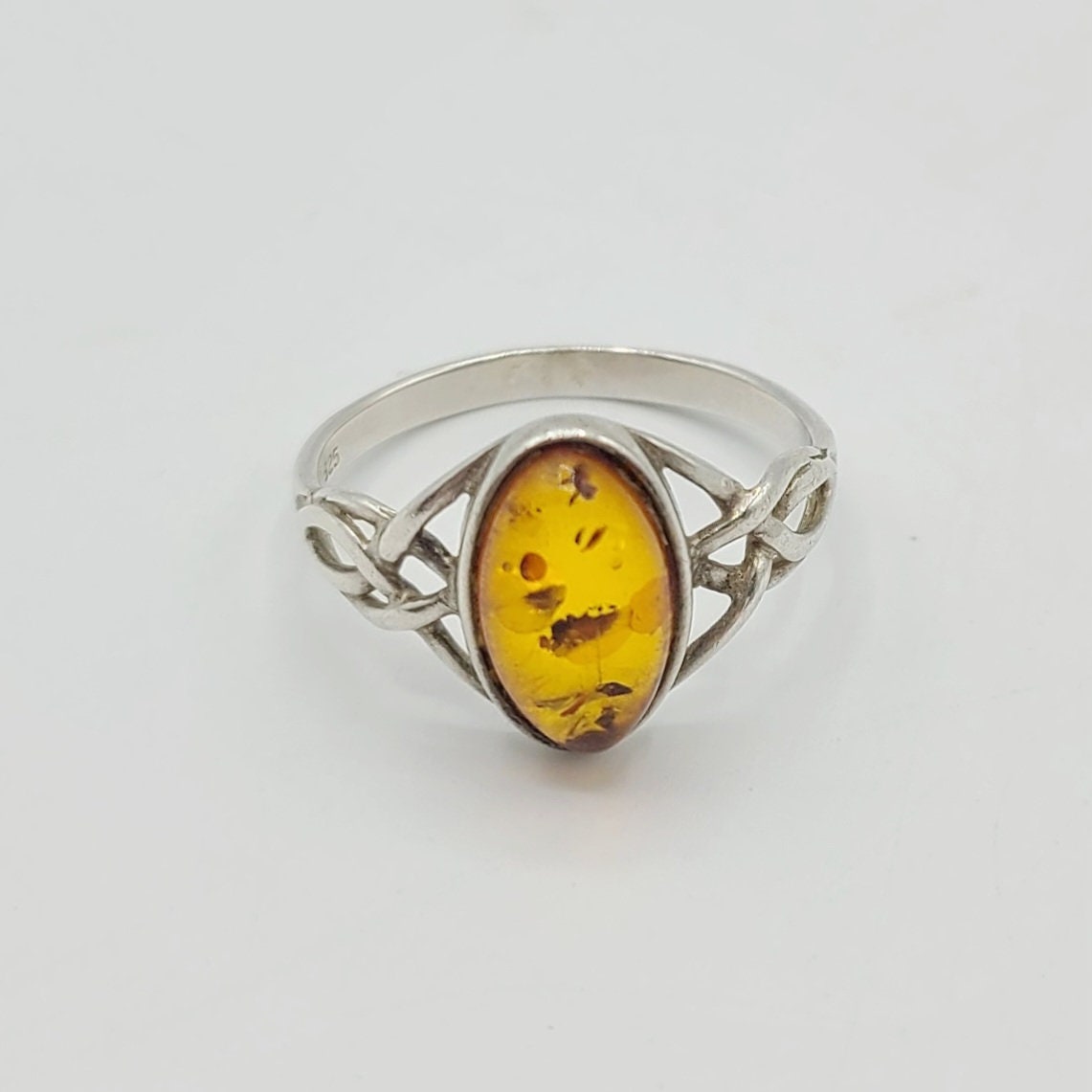 Stylish Oval Flower Natural Baltic Amber 925 Sterling Silver Ring – Sizes 5-10
