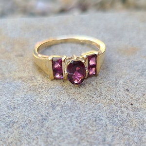 Vintage 14k Yellow Gold Rhodolite Garnet Ring, Cherry Pink Oval Square Rhodolite Ring