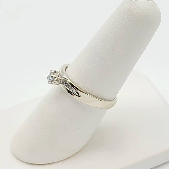 Vintage 10k White Gold Solitaire Diamond Ring, So… - image 3