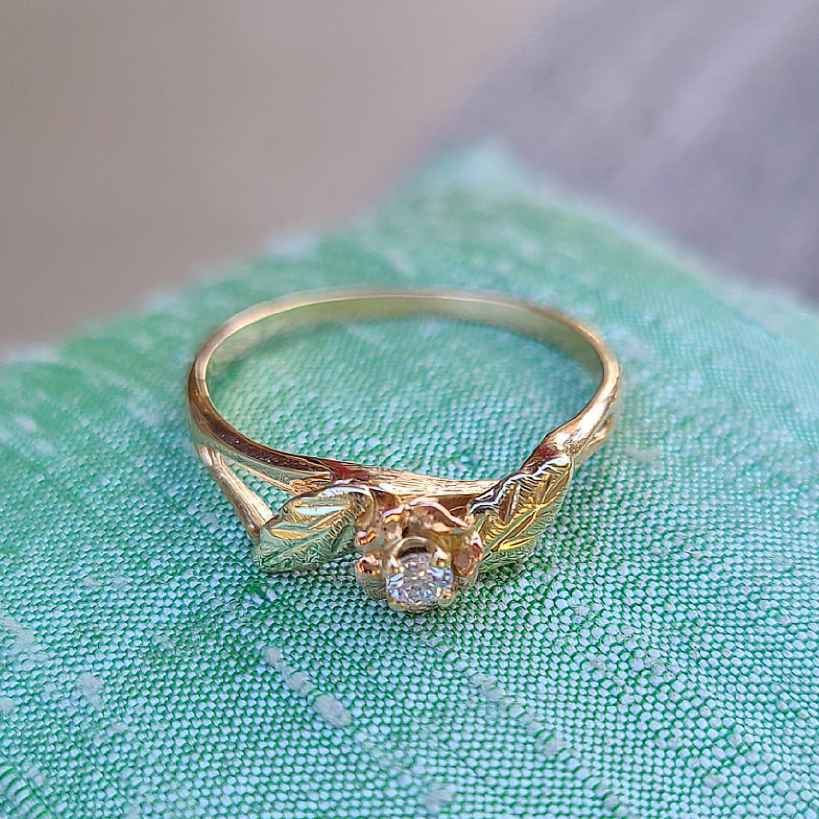 10k Black Hills Gold Natural Diamond Ring, Vintage Black Hills