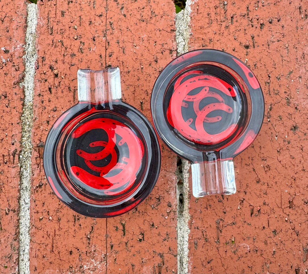 Vintage Marlboro Red Glass Horseshoe Ashtray Set Etsy