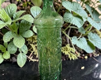 Botella decantadora italiana vintage de cristal artístico verde Empoli de 40 cm (16 pulgadas) de altura, con motivo de frutas en relieve y tapón de corcho con forma de león (años 60-70).