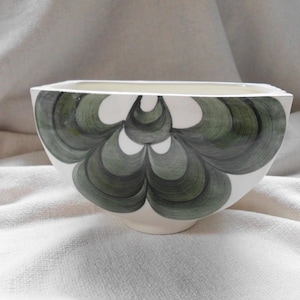 MCM Retro Jersey Pottery Plant Pot Planter in Green & Cream Colourway