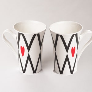 Gift 2x elegant mugs, fine bone china, red love heart, black, white, dishwasher and microwave safe. Ideal for tea or coffee.