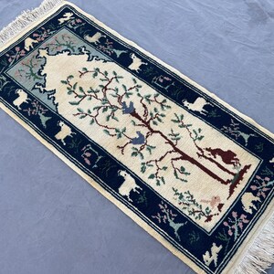 Alfombra turca artesanal de 2 x 4 pies con motivos pictóricos, árbol de la vida, animales, decoración de pared, alfombra de puerta de arte popular, decoración del hogar.