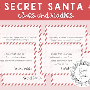 Puede incluir: Cuatro tarjetas imprimibles con bordes rayados rojos y blancos. Las tarjetas tienen texto que dice "Secret Santa" e incluyen pistas y acertijos para un intercambio de regalos de Secret Santa. El texto en las tarjetas dice: "¿Has estado pensando en quién podría ser yo? ¿Caminando por los pasillos, mirando?", "¡Espero que tu día sea divertido y libre de estrés! ¡Disfruta de algunas deliciosas galletas!", "¿Sigues pensando, preguntándote, tratando de adivinar quién? ¿Esperando que apareciera del azul?", y "¡Espero que tu día sea divertido y libre de estrés! ¡Disfruta de tu próximo café por mi cuenta!"