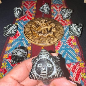 Machupichu alto relieve Chumpi set: Ceremonial 7 Chumpi (Khuya) set, Peruvian Shaman Handmade and polished.; 7 Chakras set/Reiki from Peru.