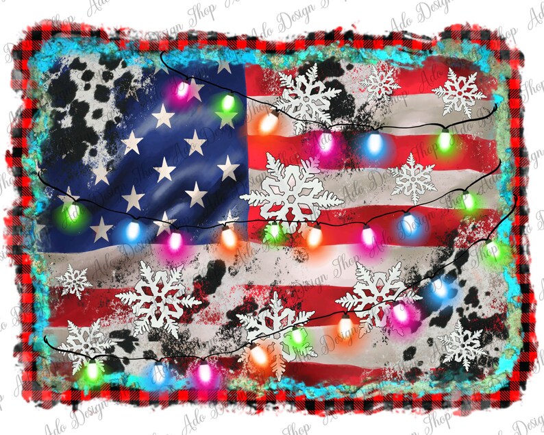 K&ouml;nnte beinhalten: Eine abgenutzte amerikanische Flagge in den Farben Rot, Wei&szlig; und Blau. Die Flagge ist mit einer Lichterkette aus bunten Weihnachtslichtern und wei&szlig;en Schneeflocken verziert. Die Flagge ist mit einem roten und schwarzen Buffalo-Karomuster umrandet.