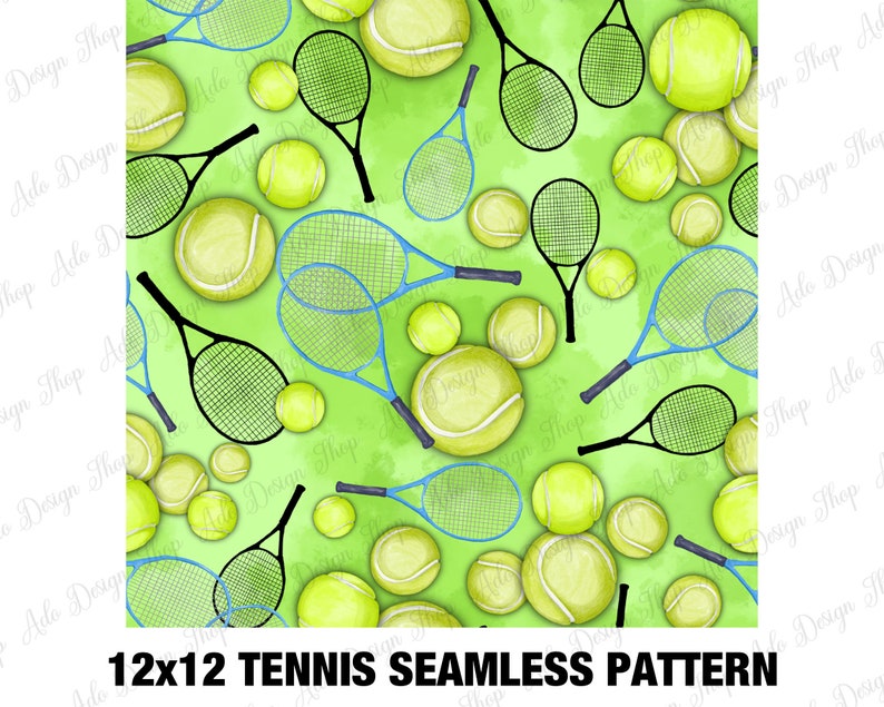 Puede incluir: Un patr&oacute;n sin costuras con raquetas de tenis y pelotas de tenis sobre un fondo verde. Las raquetas son negras y azules, y las pelotas son amarillas. El patr&oacute;n mide 30,48 cm por 30,48 cm.