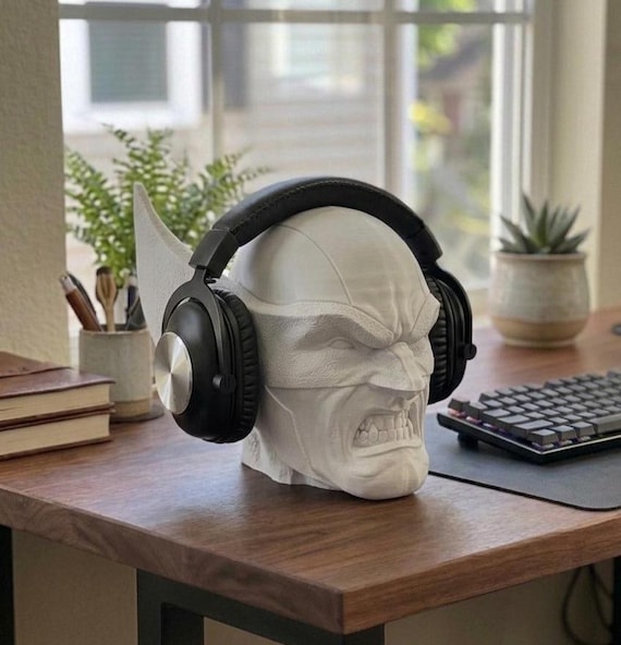 Wolverine Headphone Stand, 3D Printed Bust, Gaming Decor