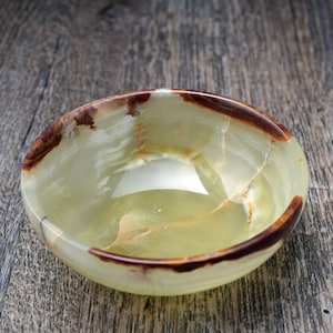 Green Onyx Charging Bowl- Chakra Activator - Crystal Cleansing 4 inch