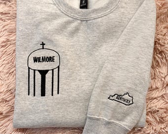 Sudadera bordada Wilmore Kentucky / Cuello redondo Water Tower