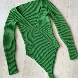 Another Ribbed Body Knitting Pattern image 3