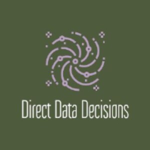 Pode incluir: Fundo verde-oliva com as palavras "Direct Data Decisions" em branco. Acima do texto, há um gráfico roxo claro de uma espiral com pontos e linhas, assemelhando-se a uma visualização de dados ou a uma galáxia.
