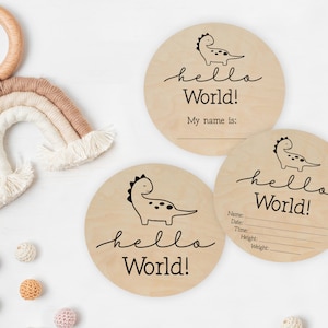 Faire-part de bébé svg, svg Hello world, bébé dinosaure svg, faire-part de naissance svg garçon, signe de statistiques de naissance svg, grenouillères garçon svg, signe svg, png