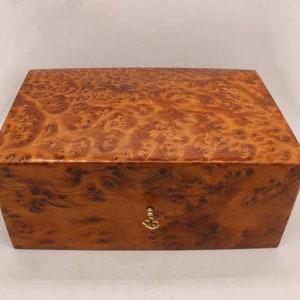 Wooden jewelry box made of thuya burl, lockable wooden chest with two storage levels, large jewelry box, decorative box
