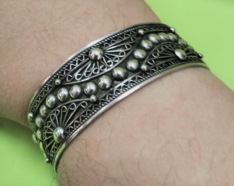 Berber cuff bracelet - Moroccan ethnic bracelet - Berber jewelry - adjustable Berber bracelet - Berber armband in solid silver.