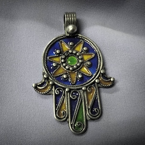 Berber Khamsa in solid silver, hamsa, Berber fatma hand, Berber jewelry, ethnic pendant, Moroccan jewelry, tribal, Kabyle, boho.