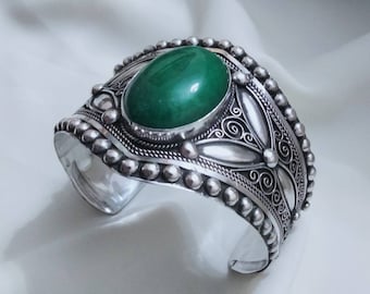 Cuff bracelet, Berber bracelet, Berber jewelry, berber bangle, silver bracelet and green tourmaline stone, ethnic bracelet.