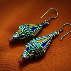Old Algerian earring from the Greater Kabyle region, Kabyle jewelry, Berber jewelry, sterling silver Berber earring.