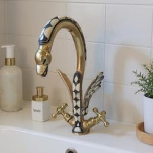 Rubinetto per lavabo da bagno in ottone non laccato con resina bianca e nera per lavabo monoforo