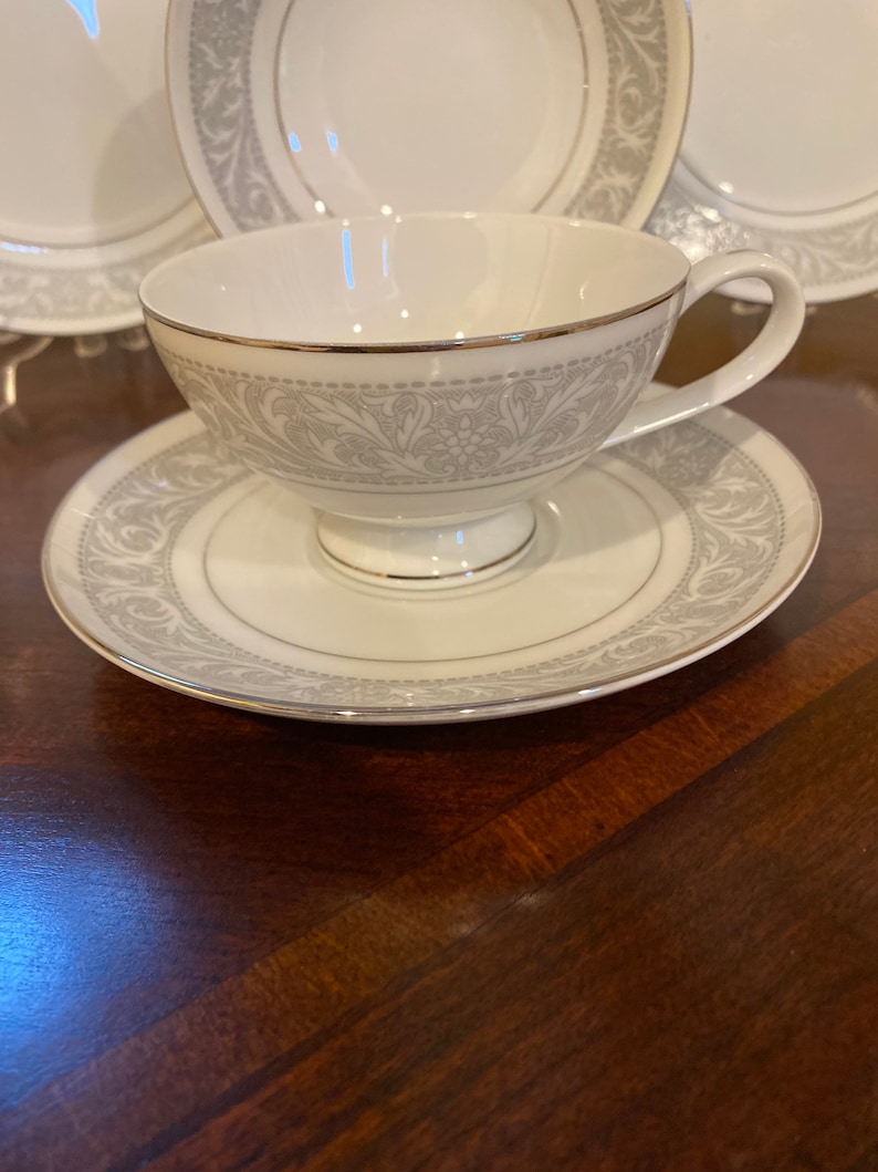 Whitney, Imperial China W. Dalton Whitney Pattern 4 Piece Place