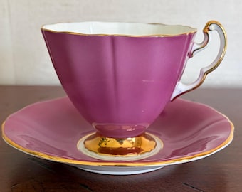 Vintage Adderley Fine Bone China paarse theekop en schotel met wilde bessen